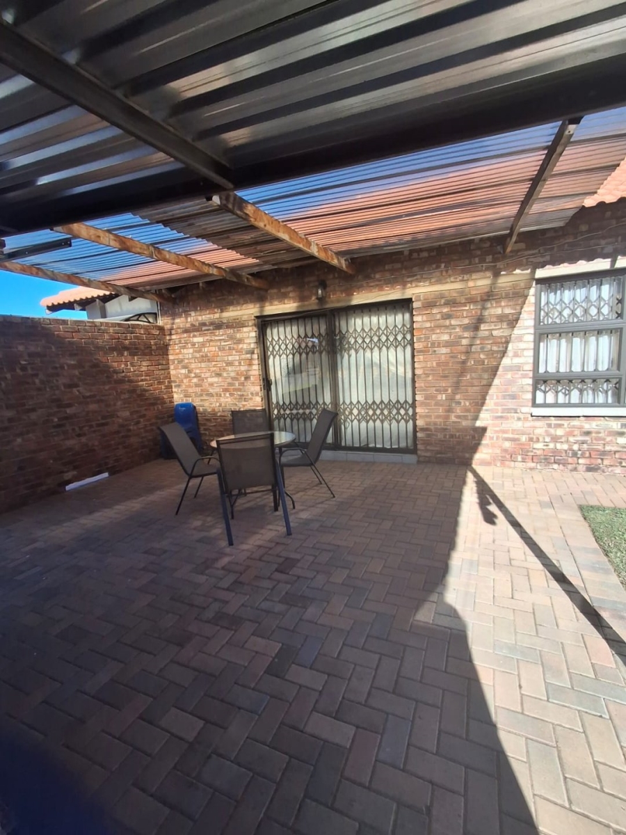 3 Bedroom Property for Sale in Flamwood North West